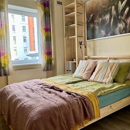 Cozy Vibes Like Home It Is Quiet Apartment With Three Bedrooms Рига Экстерьер фото