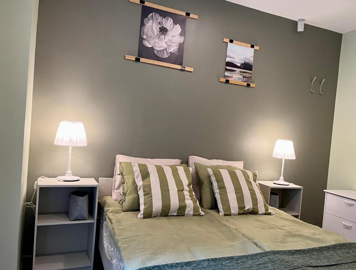 Cozy Vibes Like Home It Is Quiet Apartment With Three Bedrooms Рига Экстерьер фото