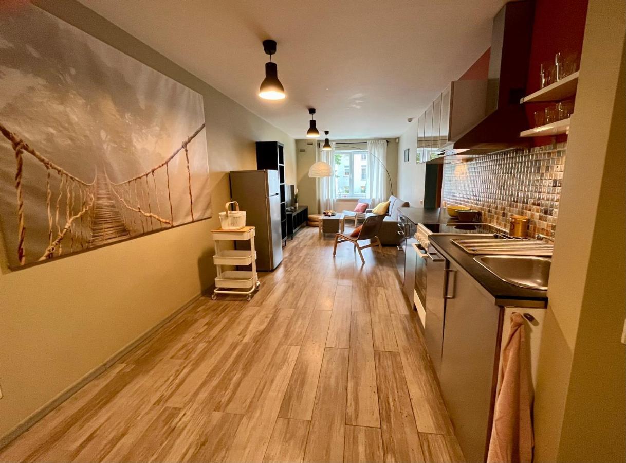 Cozy Vibes Like Home It Is Quiet Apartment With Three Bedrooms Рига Экстерьер фото