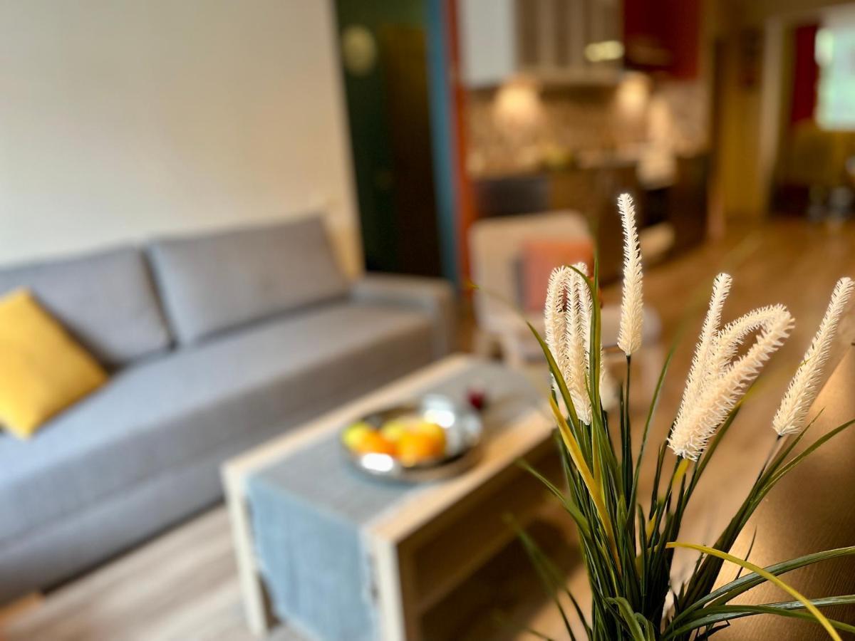 Cozy Vibes Like Home It Is Quiet Apartment With Three Bedrooms Рига Экстерьер фото