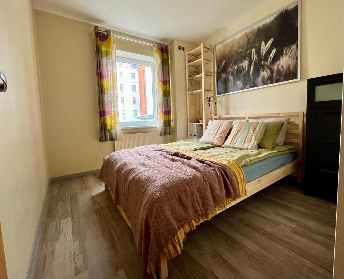 Cozy Vibes Like Home It Is Quiet Apartment With Three Bedrooms Рига Экстерьер фото