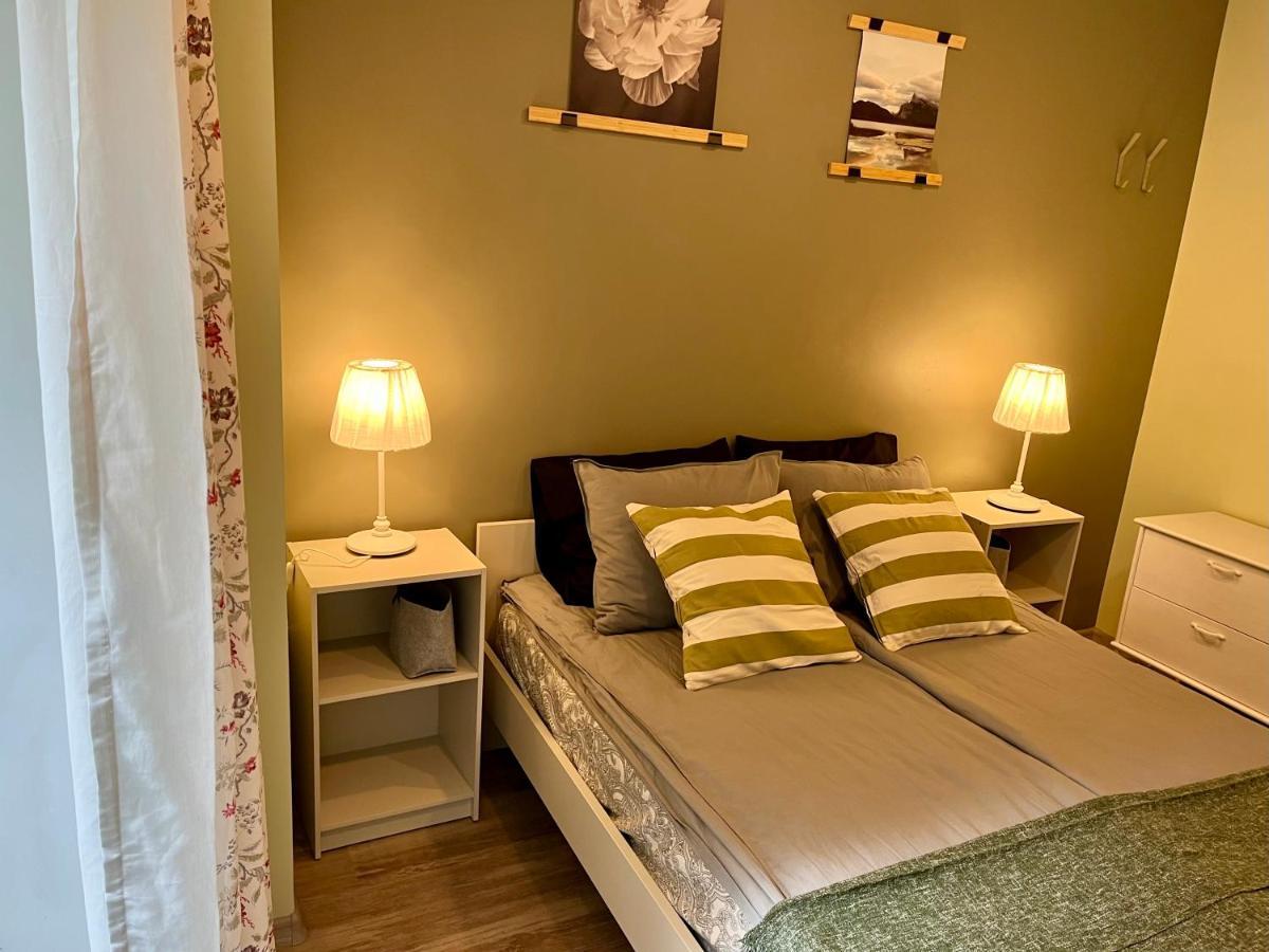 Cozy Vibes Like Home It Is Quiet Apartment With Three Bedrooms Рига Экстерьер фото