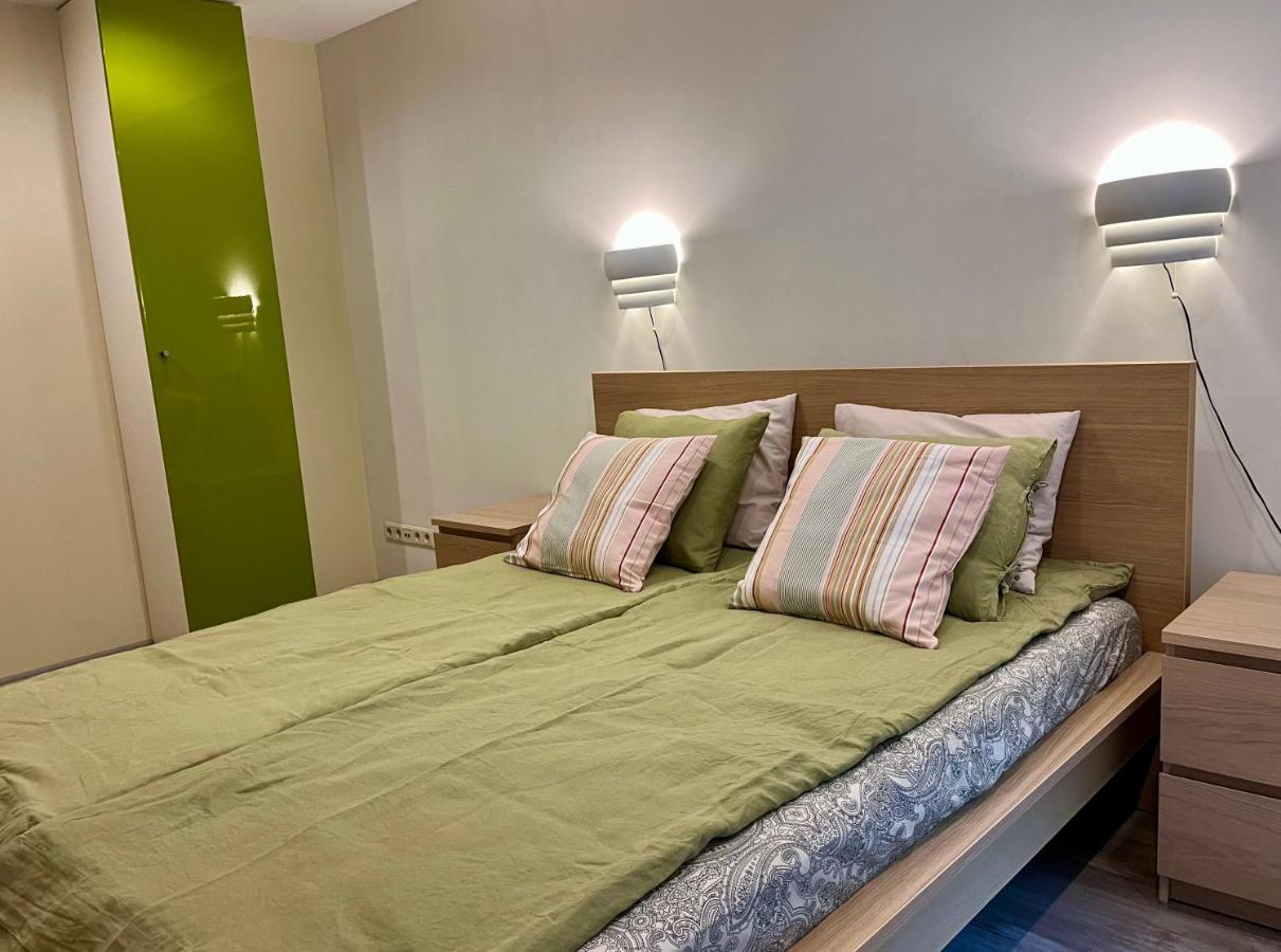 Cozy Vibes Like Home It Is Quiet Apartment With Three Bedrooms Рига Экстерьер фото