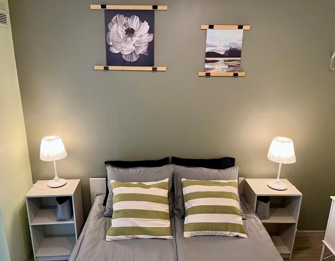Cozy Vibes Like Home It Is Quiet Apartment With Three Bedrooms Рига Экстерьер фото